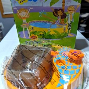 New Groovy Girl Splash Bash Pool plus one Polly pocket